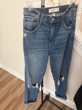 Abercrombie and Fitch The 90s Straight Ultra High Rise Jean
